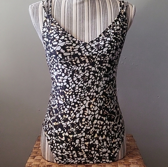 One piece swimsuit - Picture 2 of 6